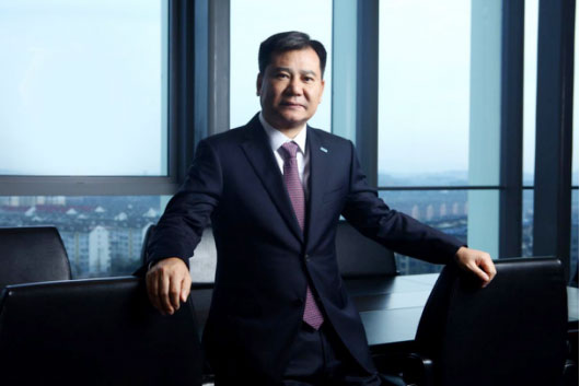 張近東 張近東