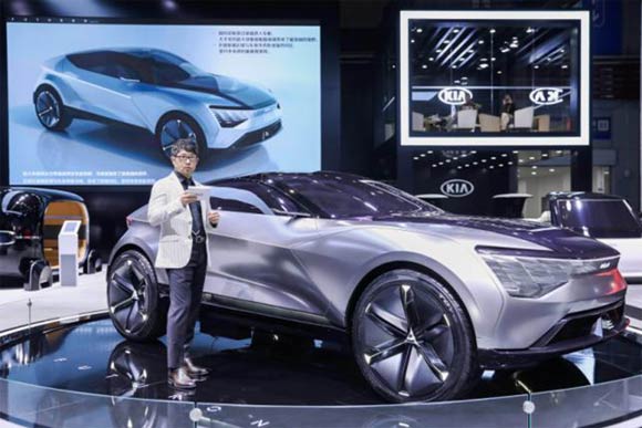 Design IdentityLз^BFUTURON܇